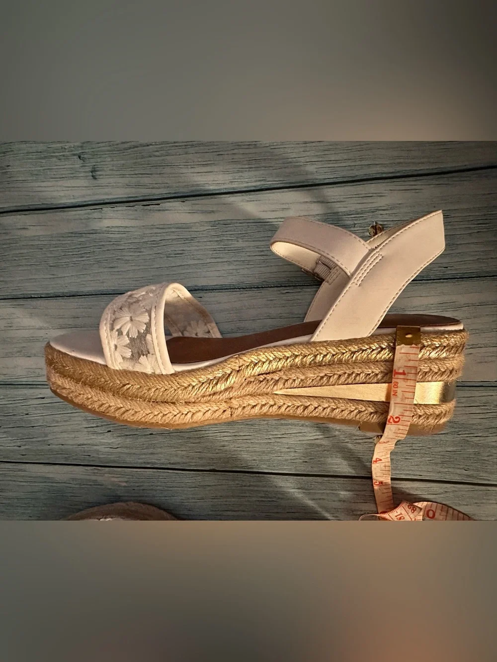 White Braided Straw Platform Sandals with Floral Mesh Stitching on Strap | Sz:3Y
